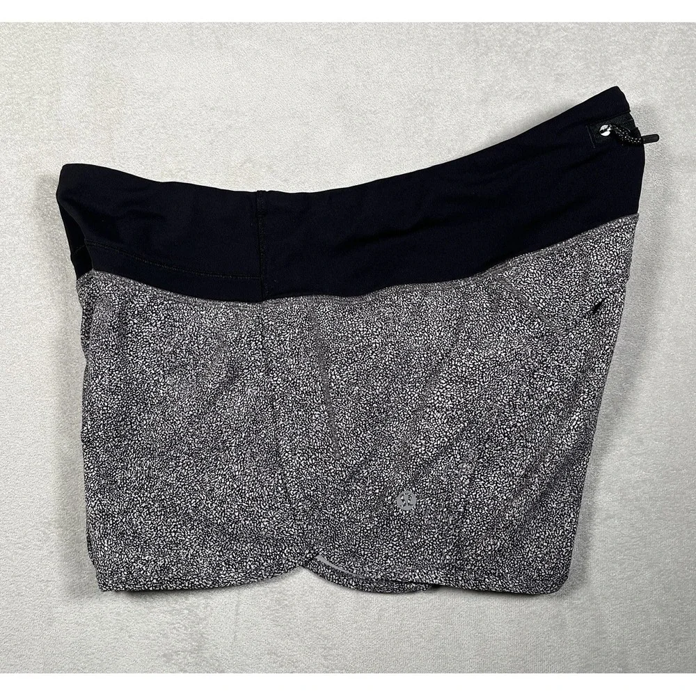 Lululemon Run Times Short Size 8 Sea Spray Alpine White Dark Chrome‎ Swift Ultra